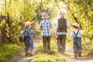 how to save money on your family vacation
